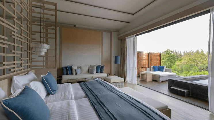 Deluxe Sky Pool Suite